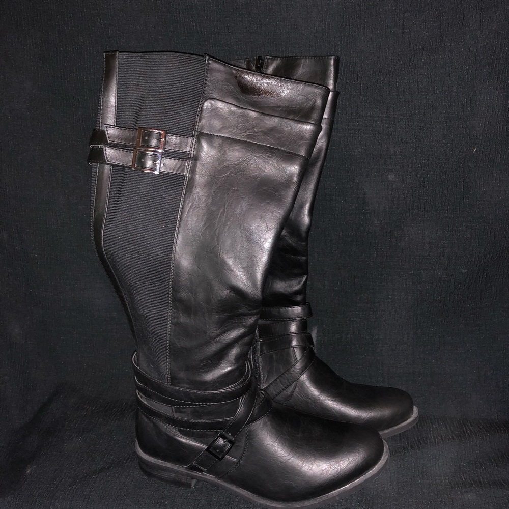 Wide Calf
Riding Boot With Buckle Detail